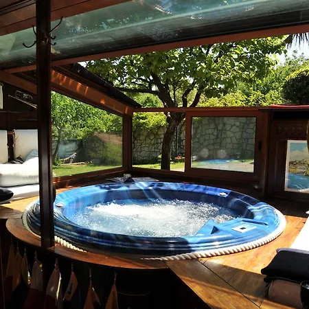 Bonavia Bed & Breakfast 4*